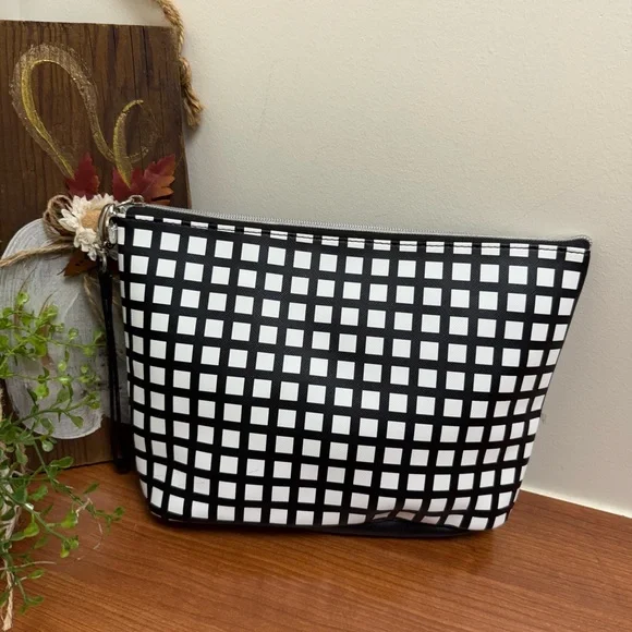 Dabney Lee Makeup Bag Large Wristlet Check Pattern NWT - Picture 2 of 7